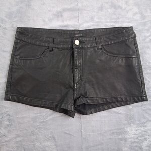 Forever 21 Black Faux Leather Booty Shorts Womens Size 8 Mini Hot Pants Clubwear